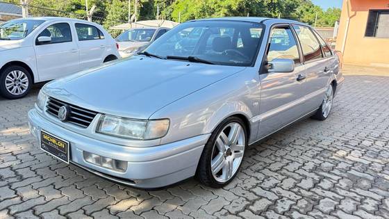 VOLKSWAGEN PASSAT 2.0 GL 8V GASOLINA 4P MANUAL
